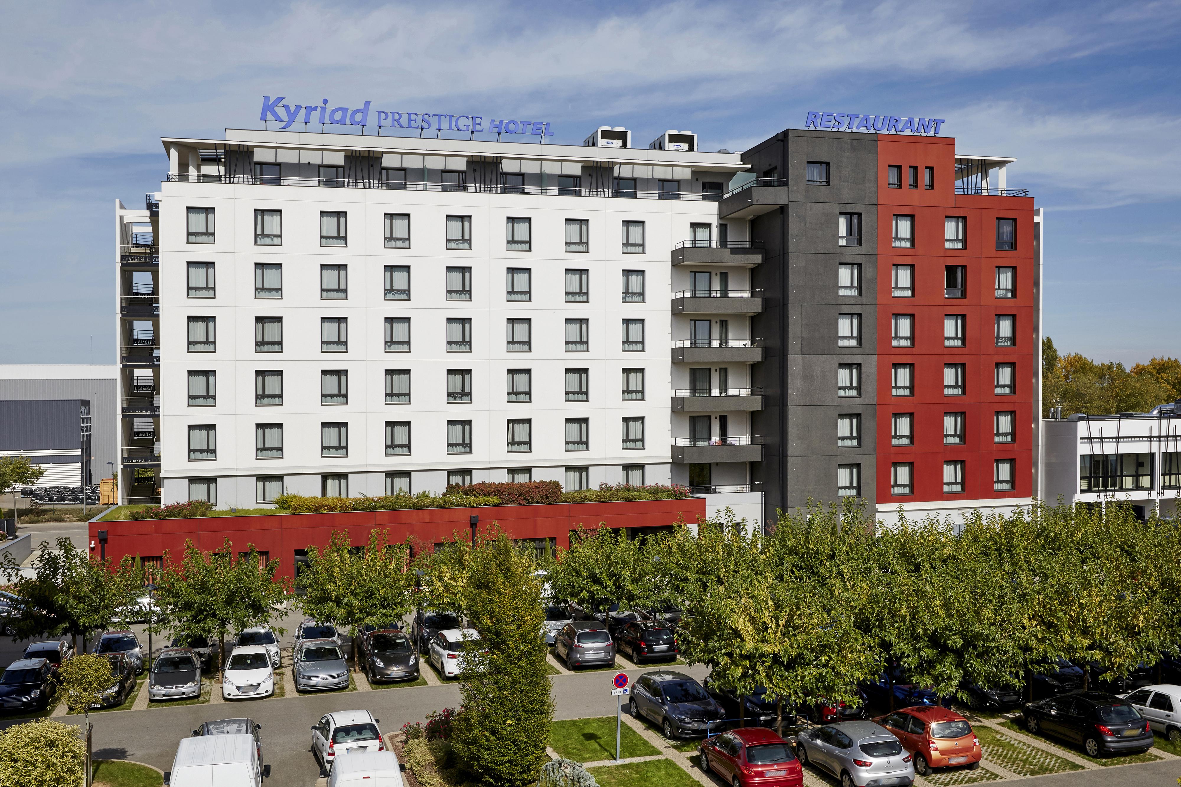 Kyriad Prestige Lyon Est - Saint Priest Eurexpo Hotel And Spa Екстериор снимка